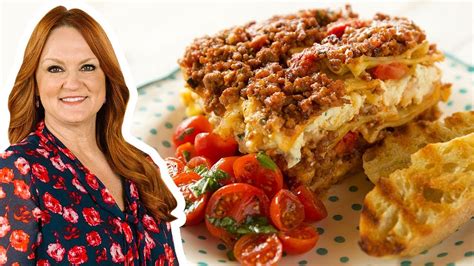 2 Meanwhile, in a large skillet or saucepan, combine ground beef, sausage, and garlic. . Food networkpioneer woman recipes